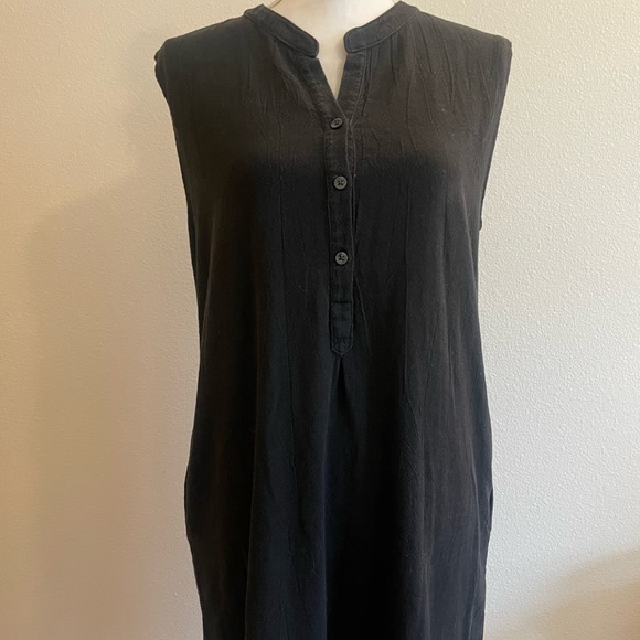 Esby Dresses & Skirts - Esby Black Textured Cotton Tunic Dress